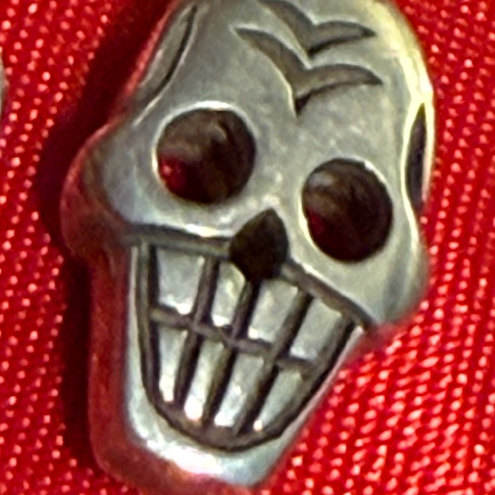WOW POSHMARK - Authentic Me&Ro Sterling Silver Scull Pendant Necklace 20”